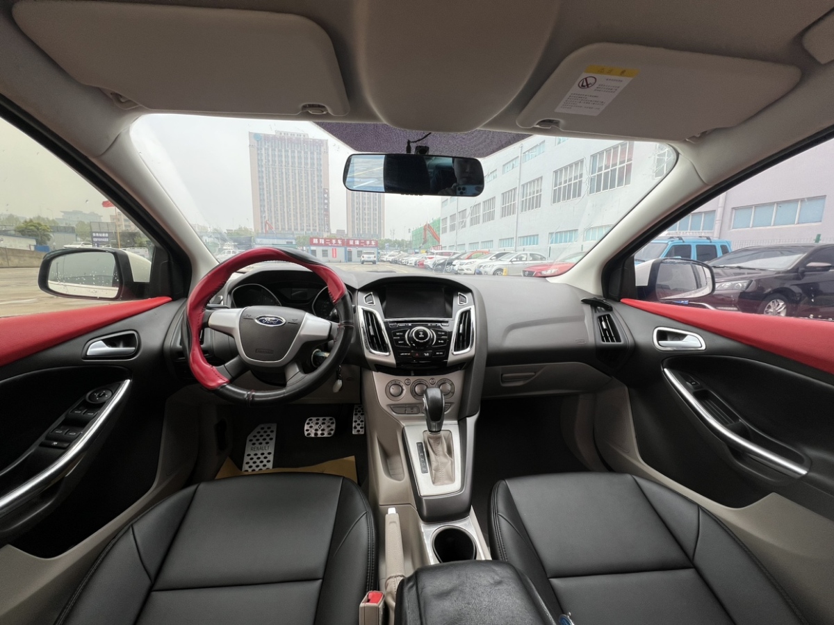 2014年10月福特 福克斯  2012款 两厢 1.6L 自动舒适型