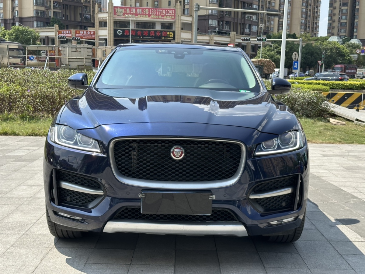 2017年9月捷豹 F-PACE  2016款 2.0T 兩驅(qū)R-Sport運動版