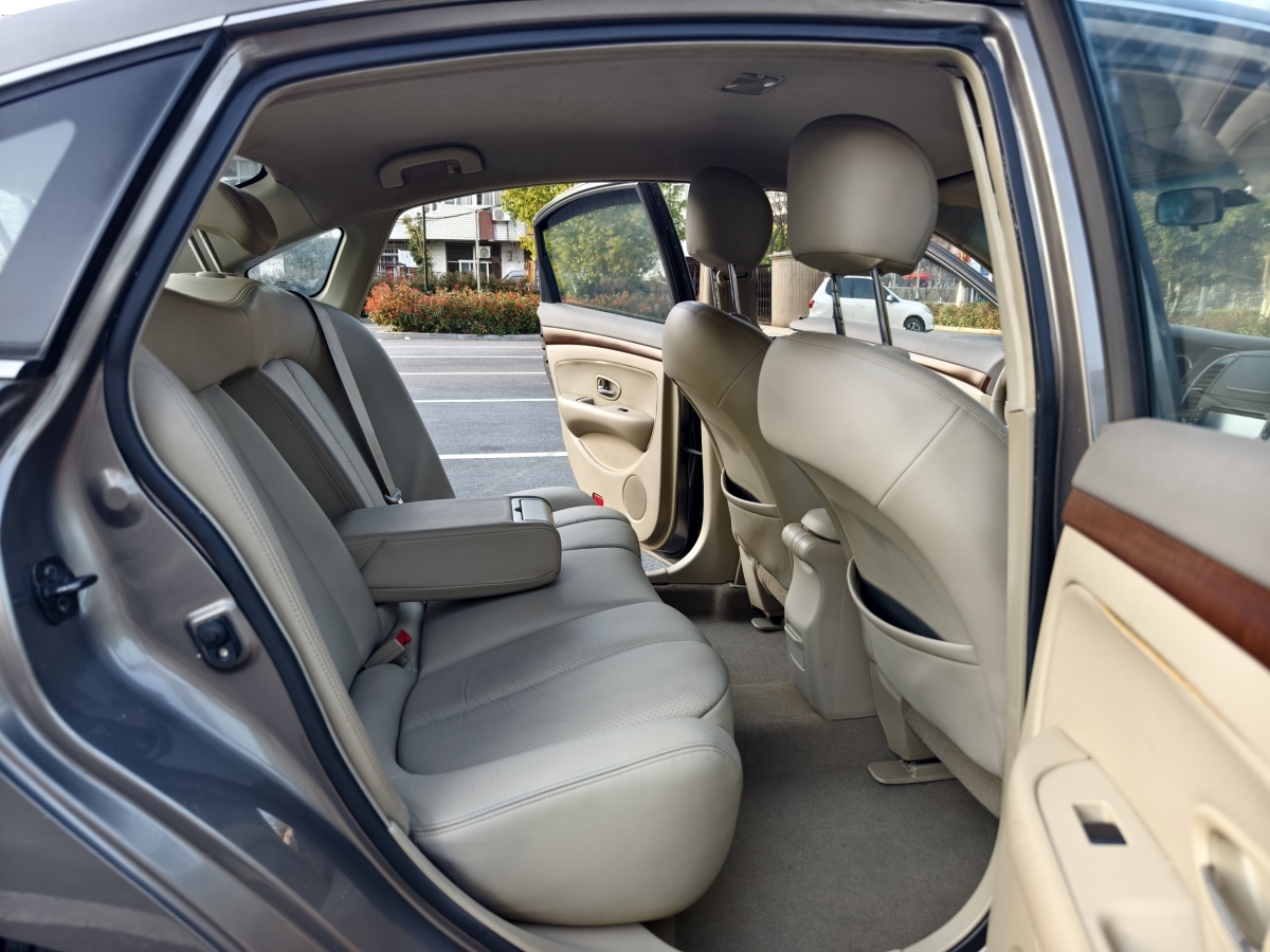 日產(chǎn) 軒逸  2009款 2.0XL CVT豪華天窗版圖片