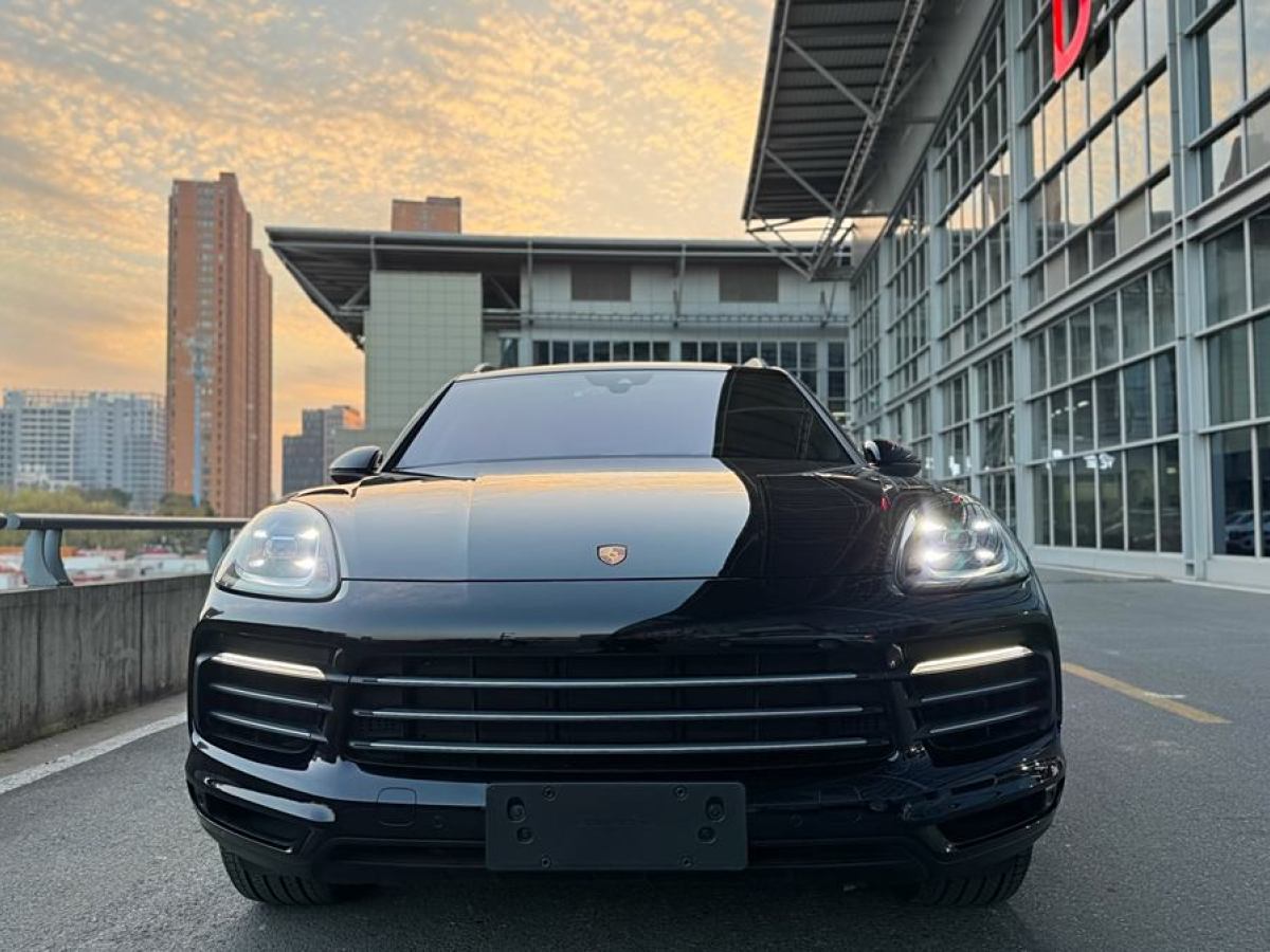 保時(shí)捷 Cayenne  2022款 Cayenne 3.0T 鉑金版圖片