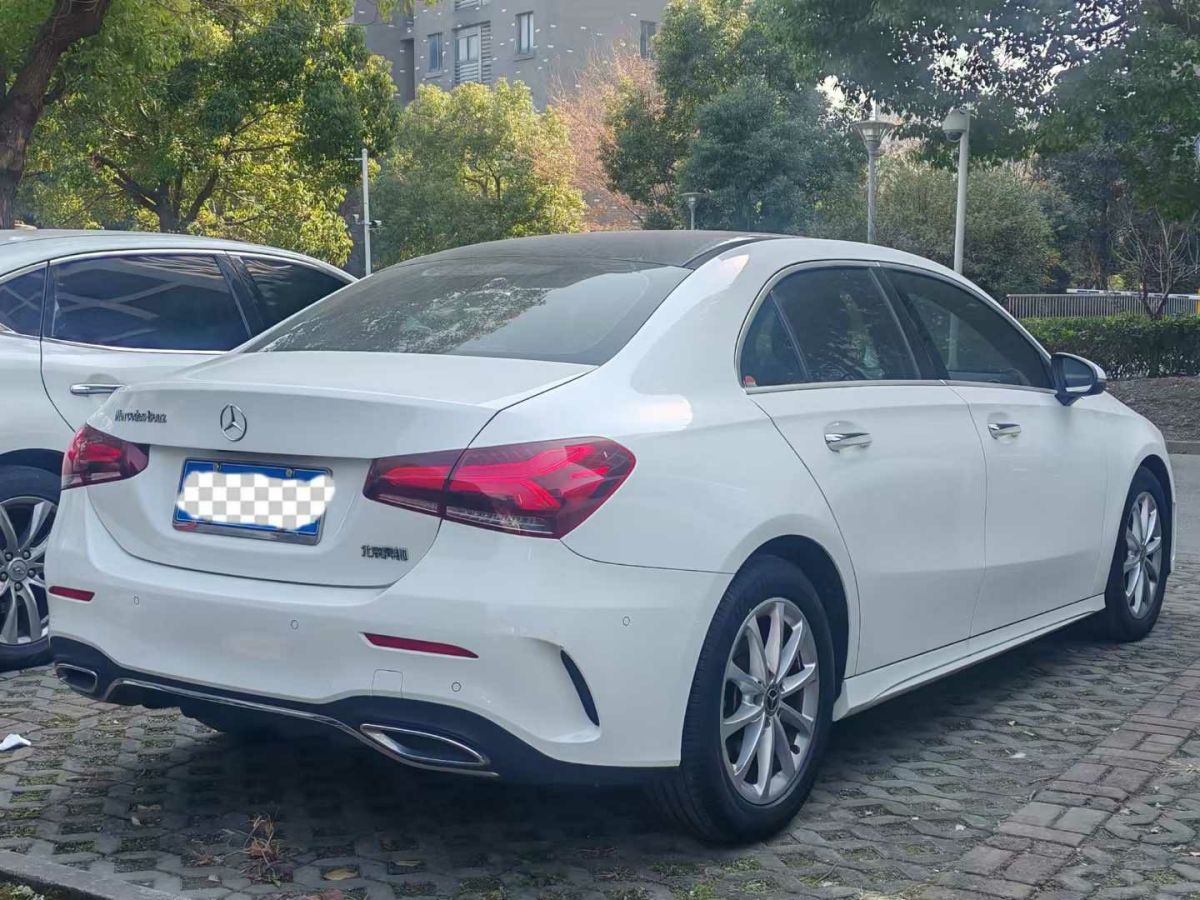 奔馳 奔馳GLE  2020款  GLE 350 4MATIC 時(shí)尚型圖片