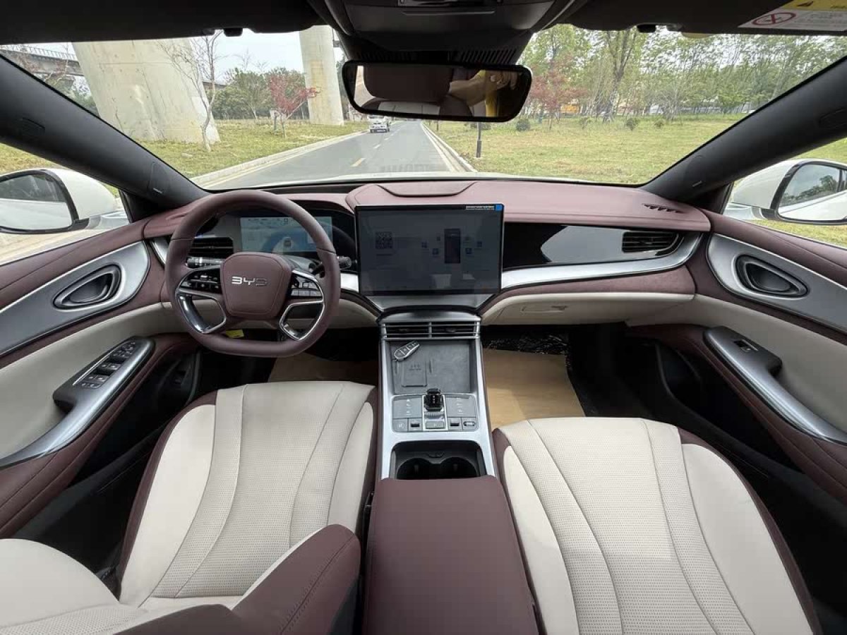 比亞迪 海豹07 DM-i  2025款 DM-i 1.5L 125km 尊貴型圖片