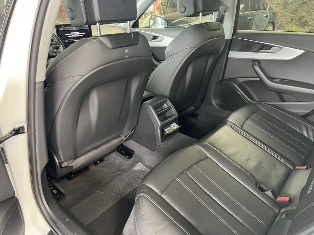 奧迪 奧迪A4L  2022款 40 TFSI 豪華動(dòng)感型圖片