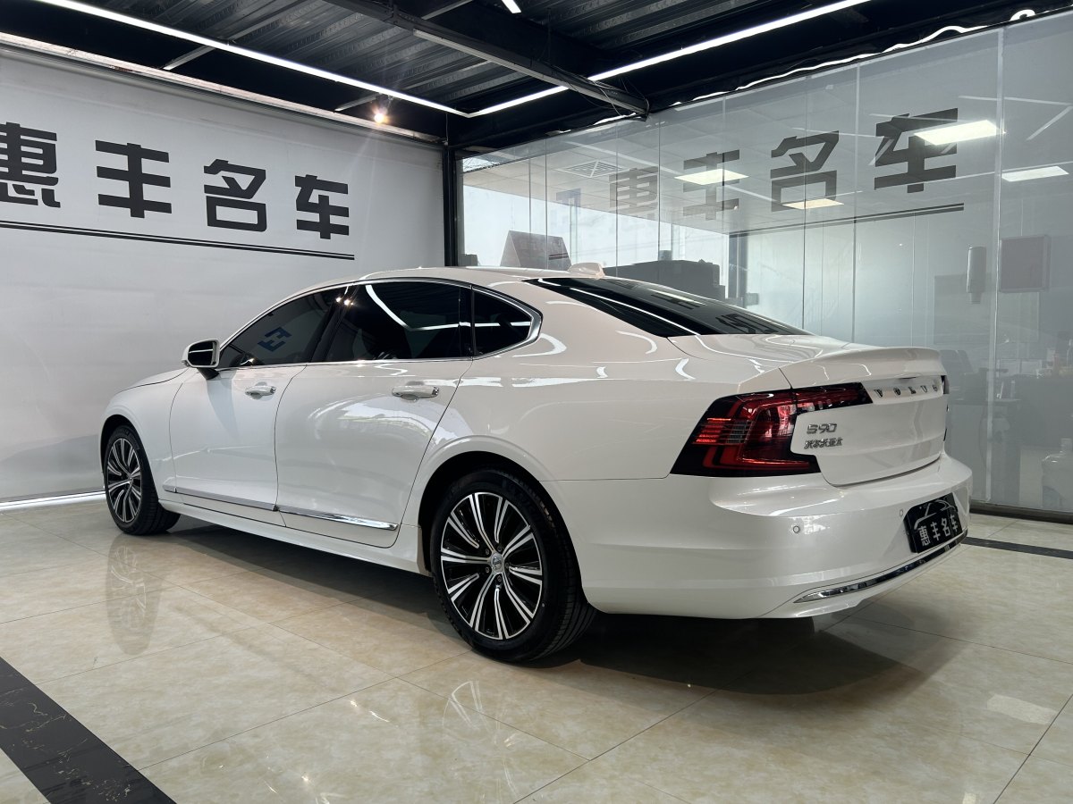 沃爾沃 S90  2021款 B5 智逸豪華版圖片