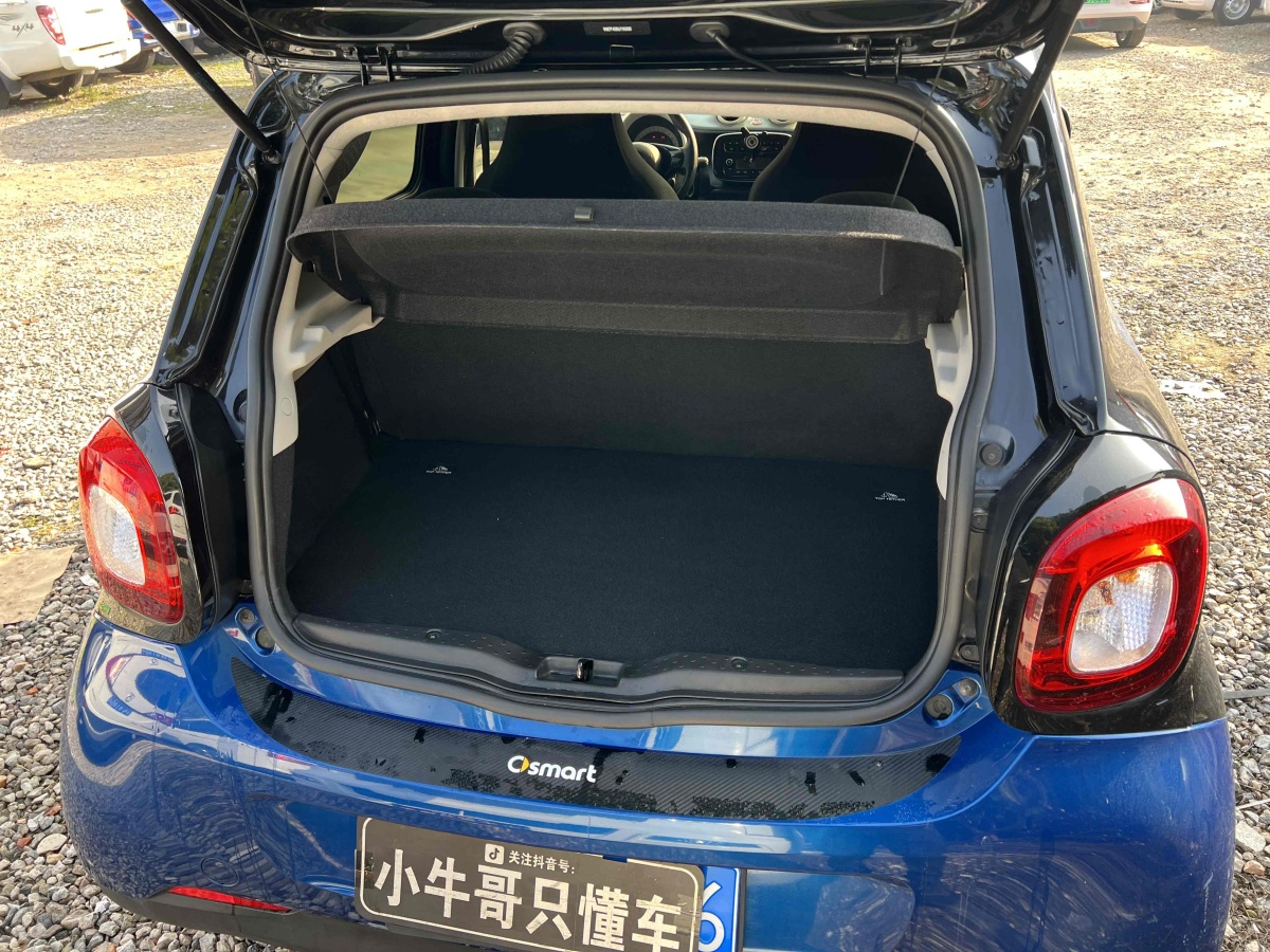 smart forfour  2018款 0.9T 66千瓦先鋒版圖片