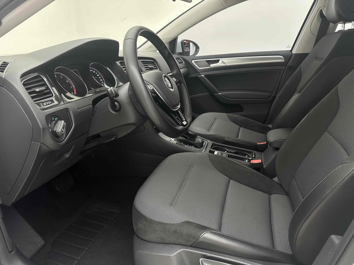 大眾 高爾夫  2018款 230TSI 自動舒適型圖片
