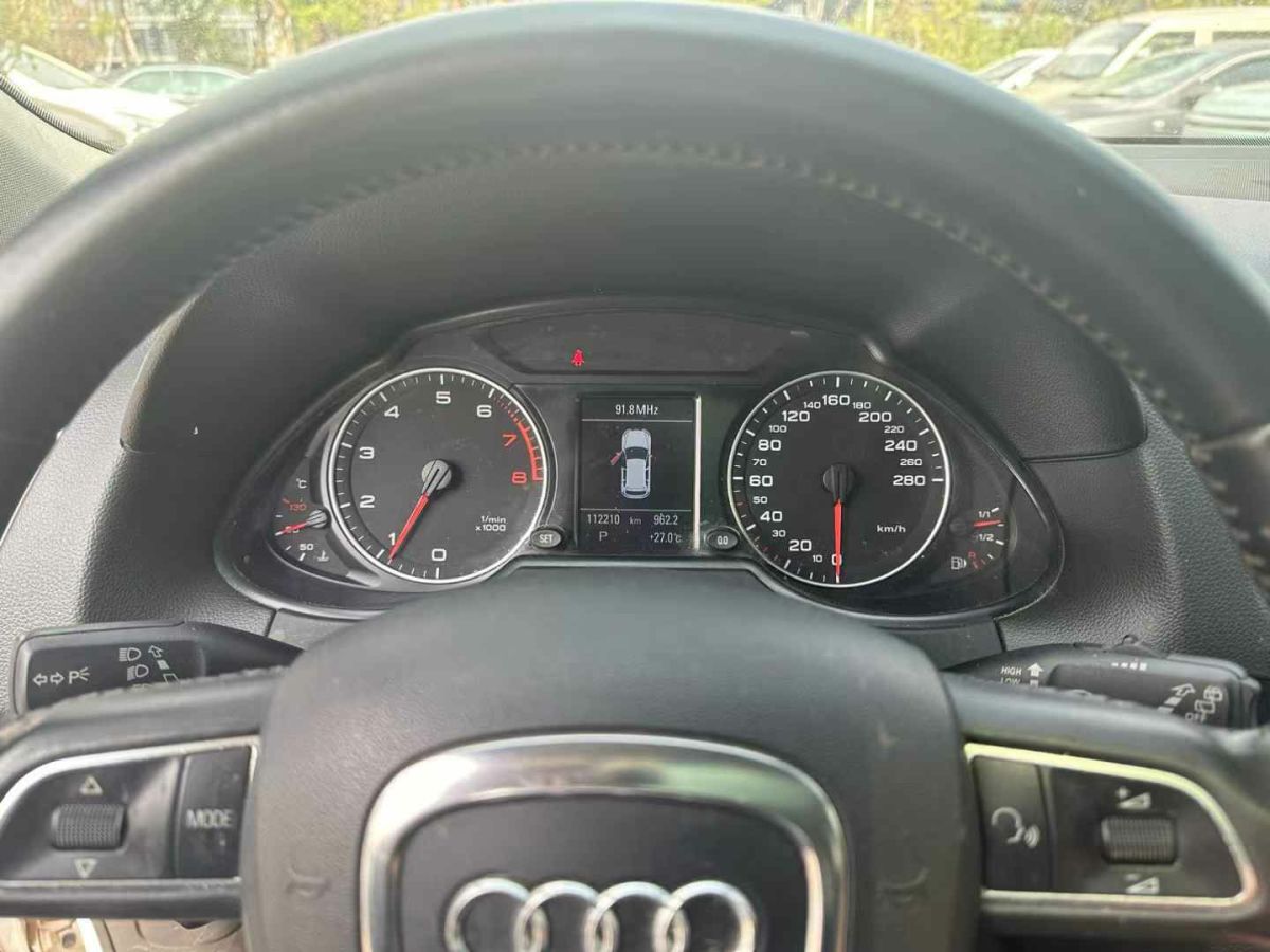 2013年4月奧迪 奧迪Q5  2013款 Q5 3.0TFSI 45TFSI Quattro 運(yùn)動(dòng)型