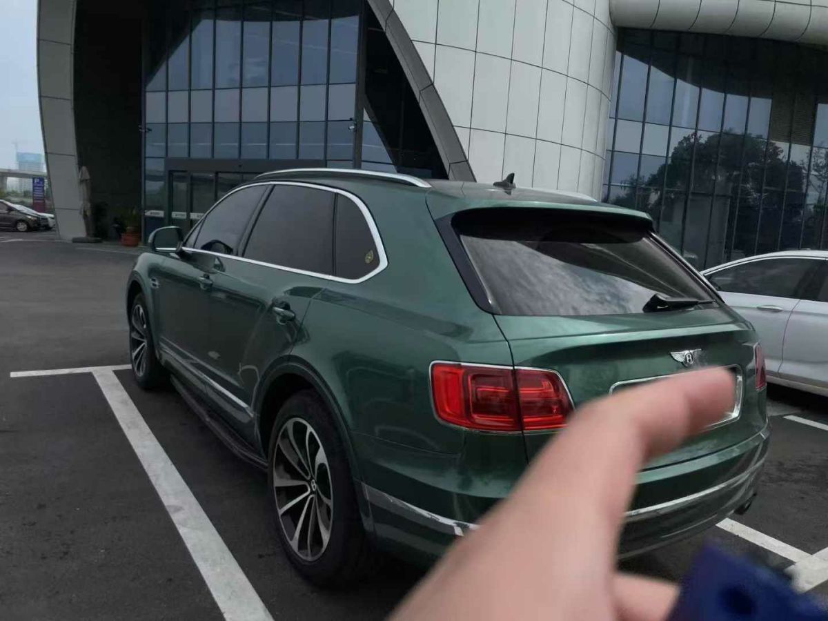 賓利 添越PHEV  2019款  3.0T PHEV圖片