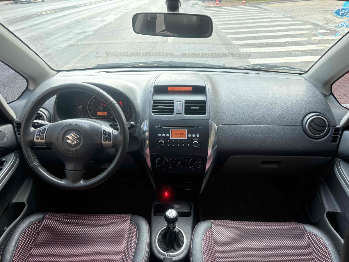 2010年10月鈴木 天語 SX4  2010款 兩廂 1.6L 手動冠軍限量版