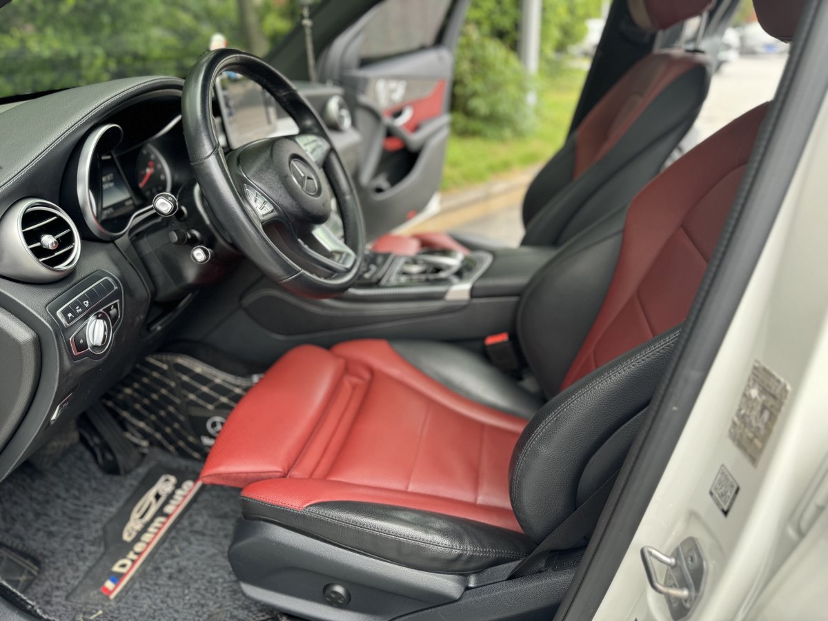 2019年10月奔驰 奔驰GLC  2021款 GLC 260 4MATIC 轿跑SUV
