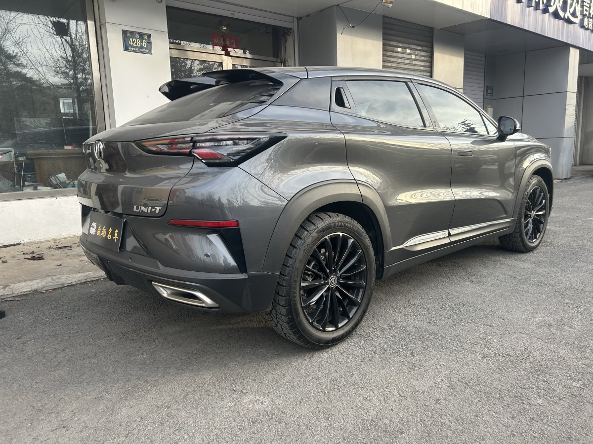 長(zhǎng)安 UNI-T  2022款 1.5T 尊享型圖片