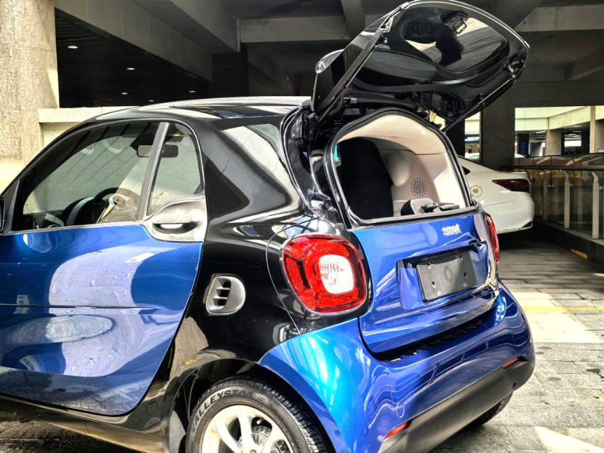smart fortwo  2015款 1.0L 52千瓦硬頂靈動(dòng)版圖片
