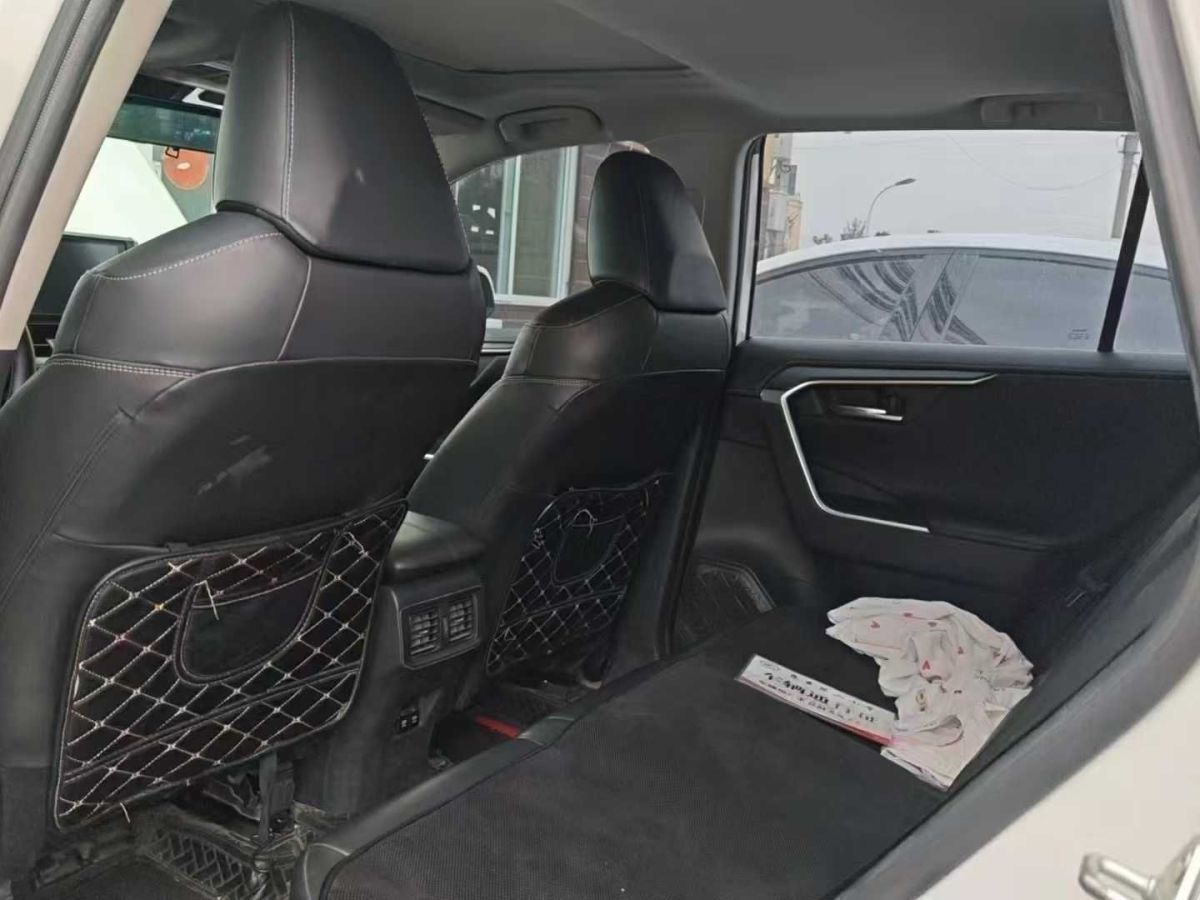 豐田 RAV4榮放  2020款 2.0L CVT四驅(qū)風(fēng)尚版圖片