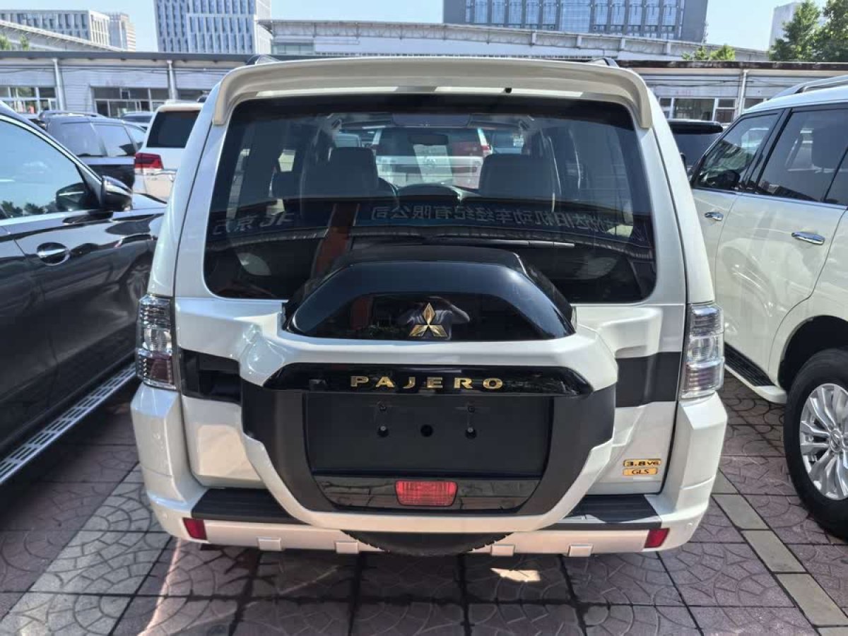 三菱 帕杰羅  2019款 3.0L 自動豪華版圖片