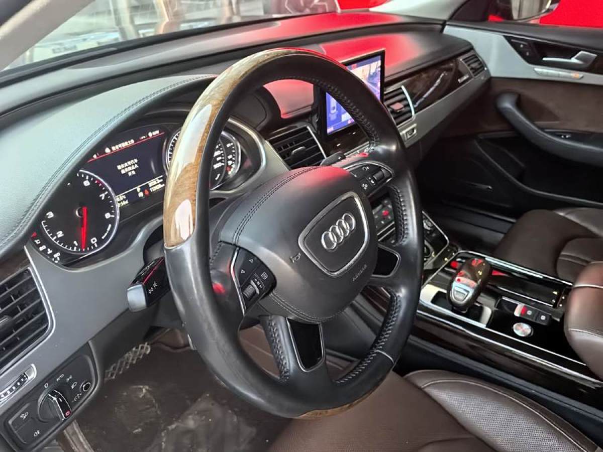 奧迪 奧迪A8  2014款 A8L 45 TFSI quattro豪華型圖片