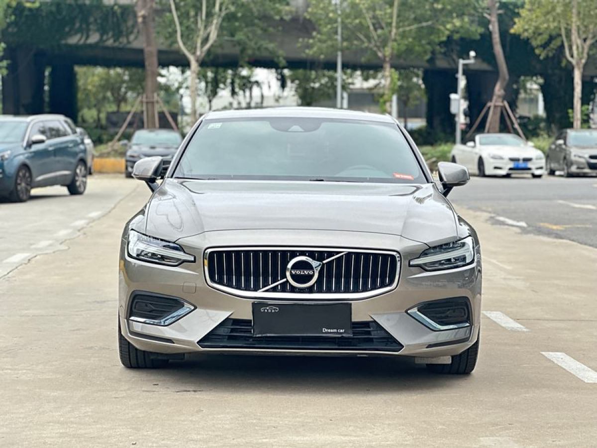 沃爾沃 S60L  2021款 T4 智遠(yuǎn)豪華版圖片