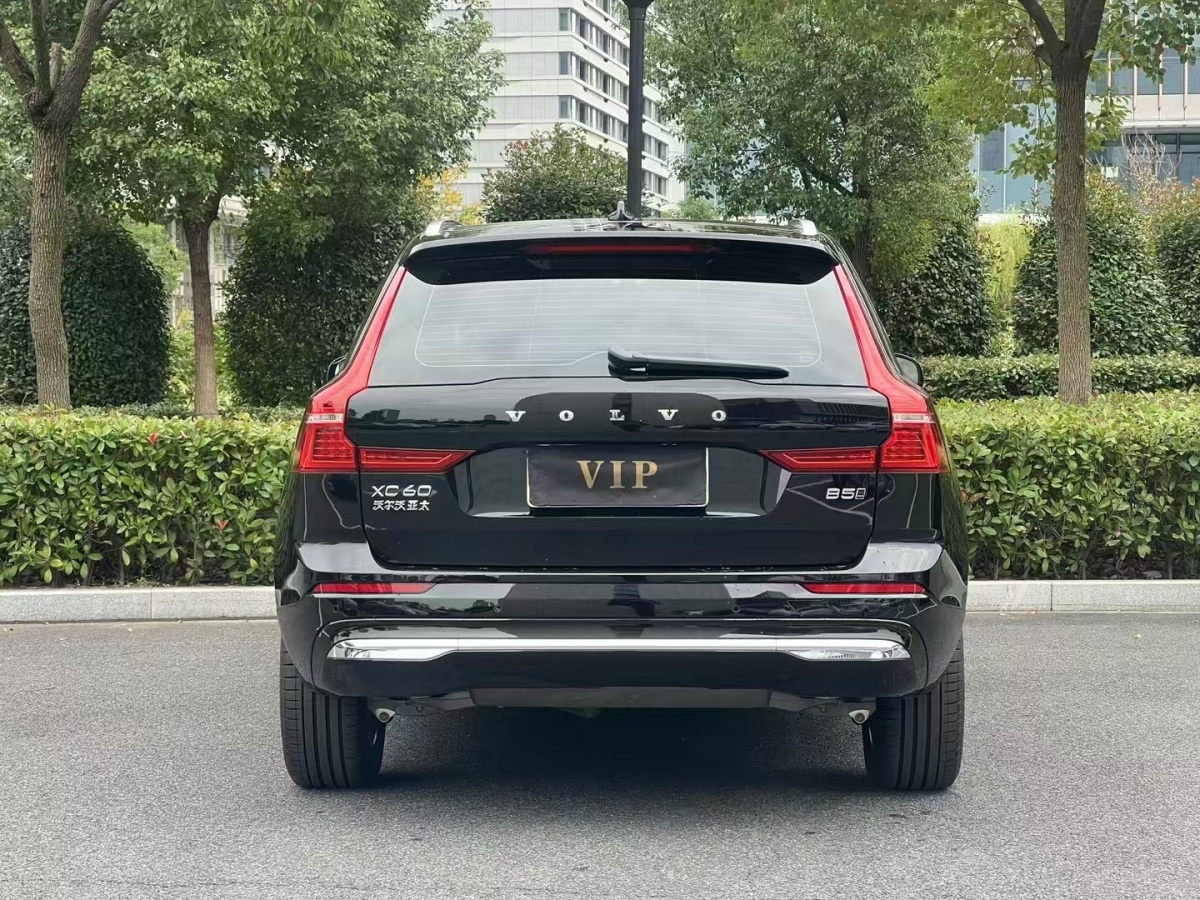 沃爾沃 XC60  2024款 B5 四驅(qū)智遠(yuǎn)豪華版圖片