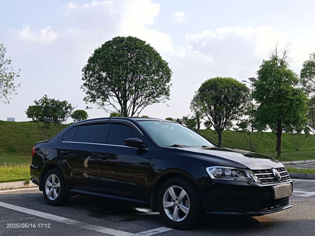大眾 朗逸  2013款 改款經(jīng)典 1.6L 自動風尚版圖片