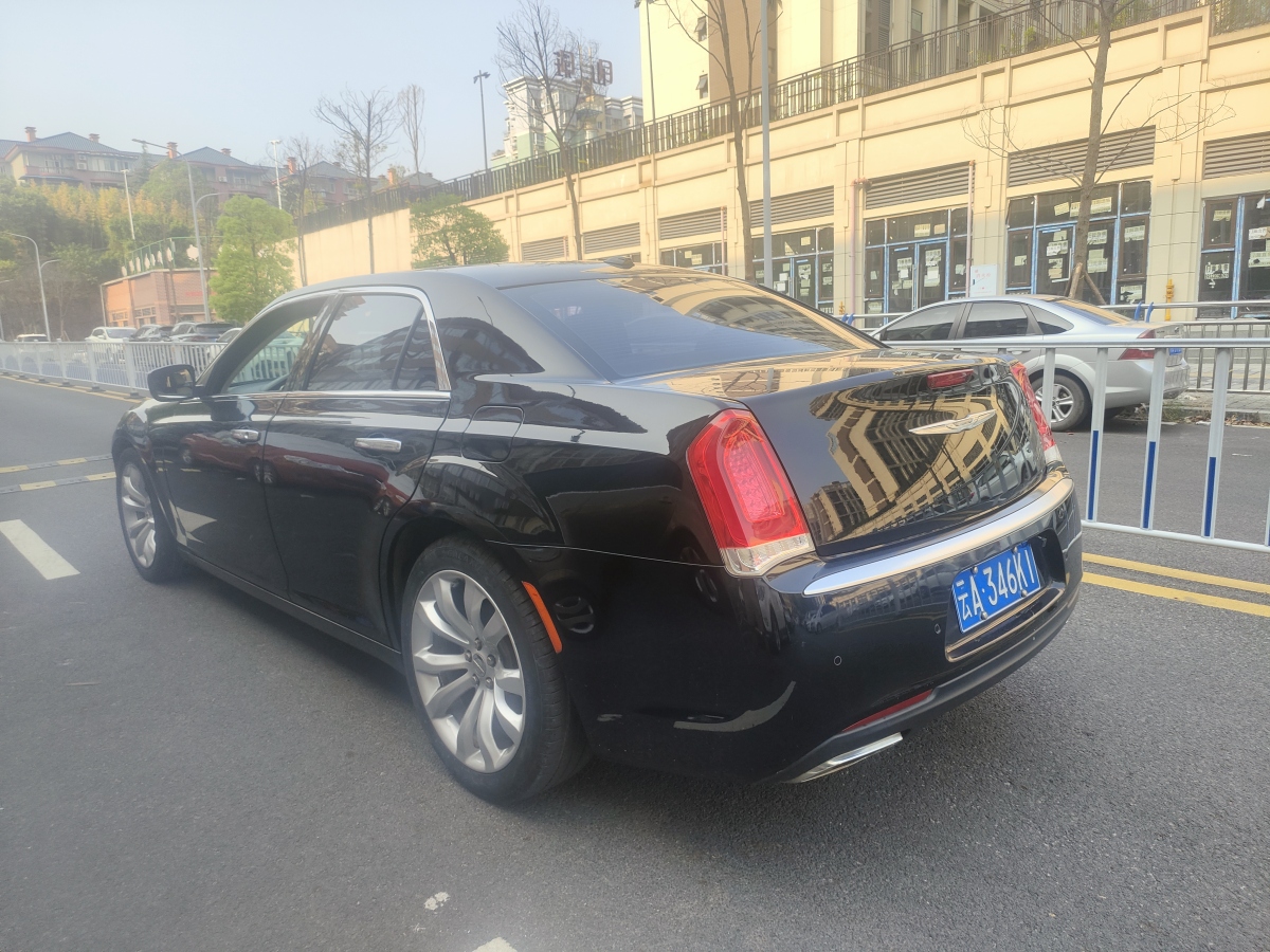 克萊斯勒 300C  2014款 3.0L 卓越版圖片