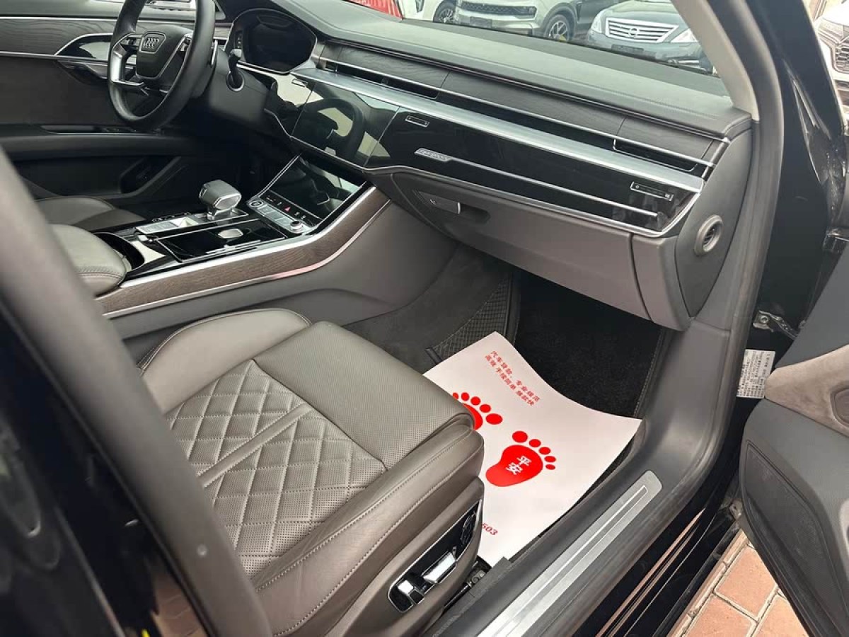 奧迪 奧迪A8  2022款 A8L 50 TFSI quattro 豪華型典藏版圖片
