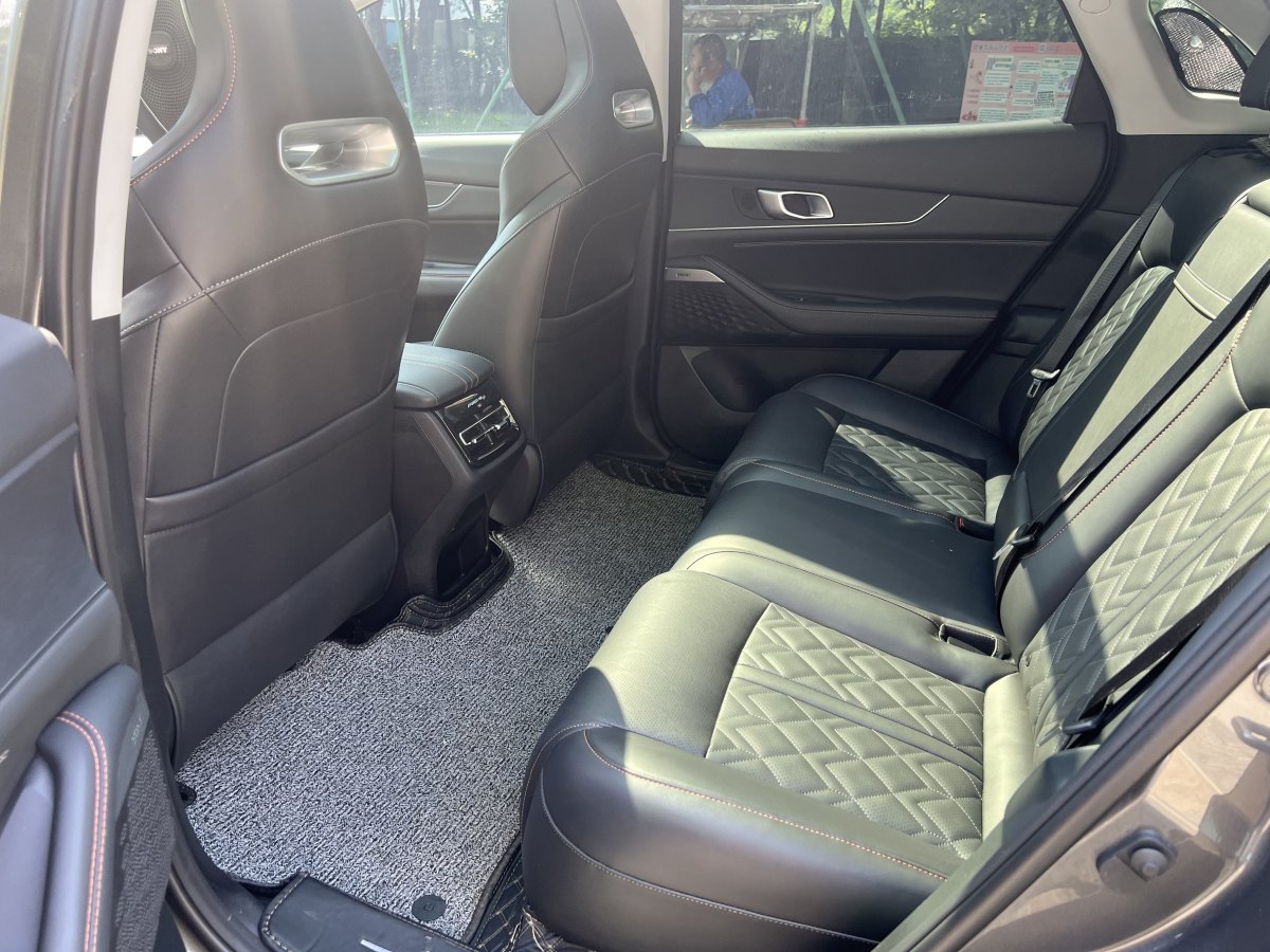 長安 長安UNI-K  2021款 2.0T 尊貴型圖片
