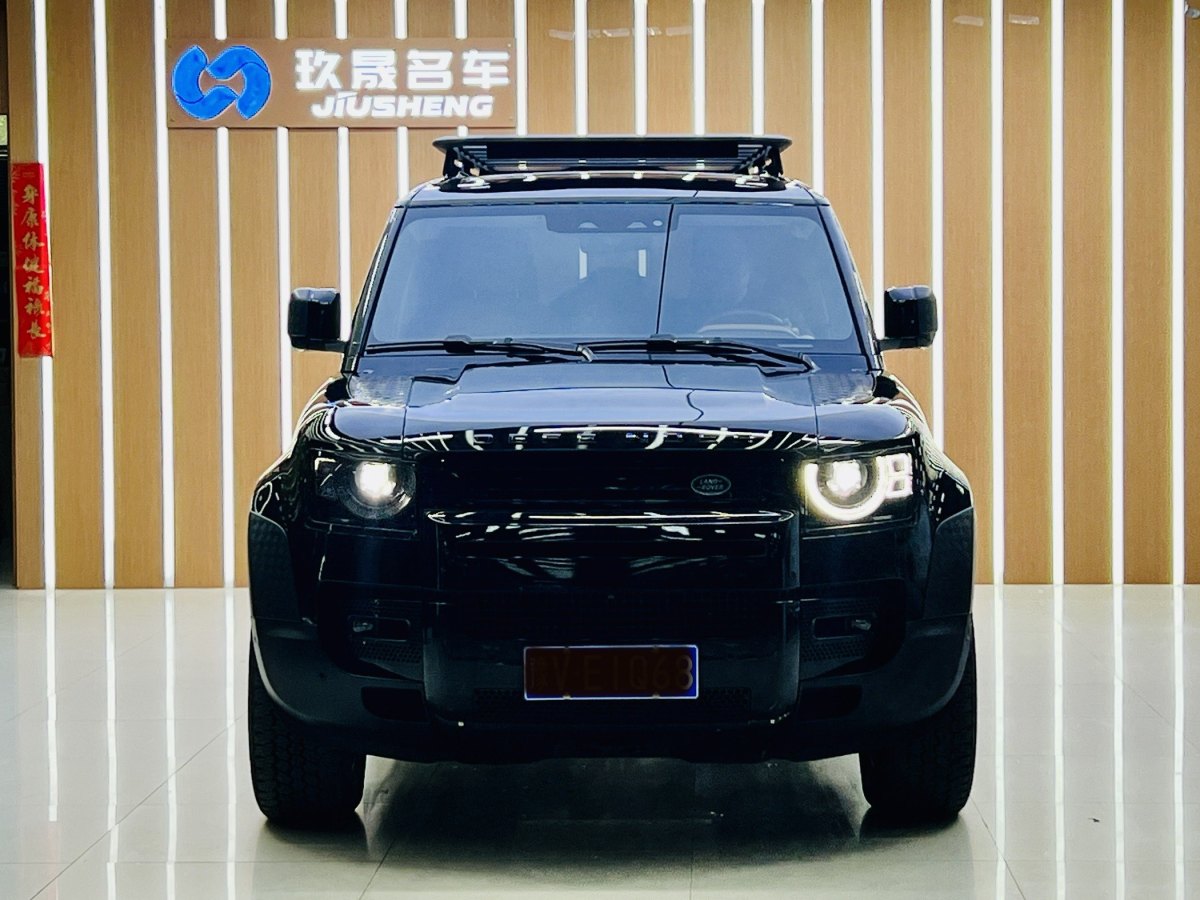 路虎 衛(wèi)士  2023款 改款 110 3.0T P400 暗黑特別版圖片