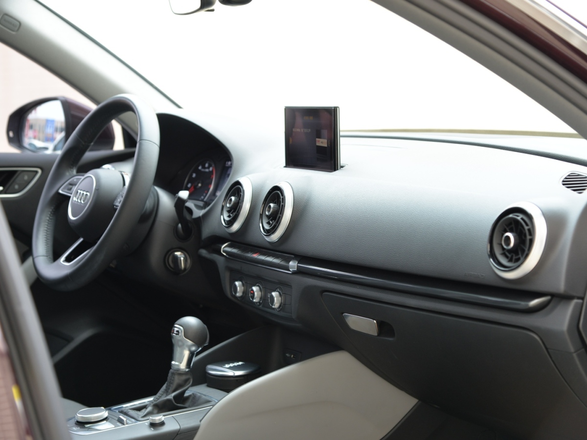 奧迪 奧迪A3  2015款 A3 1.4TFSI 35TFSI 百萬紀念智領型圖片