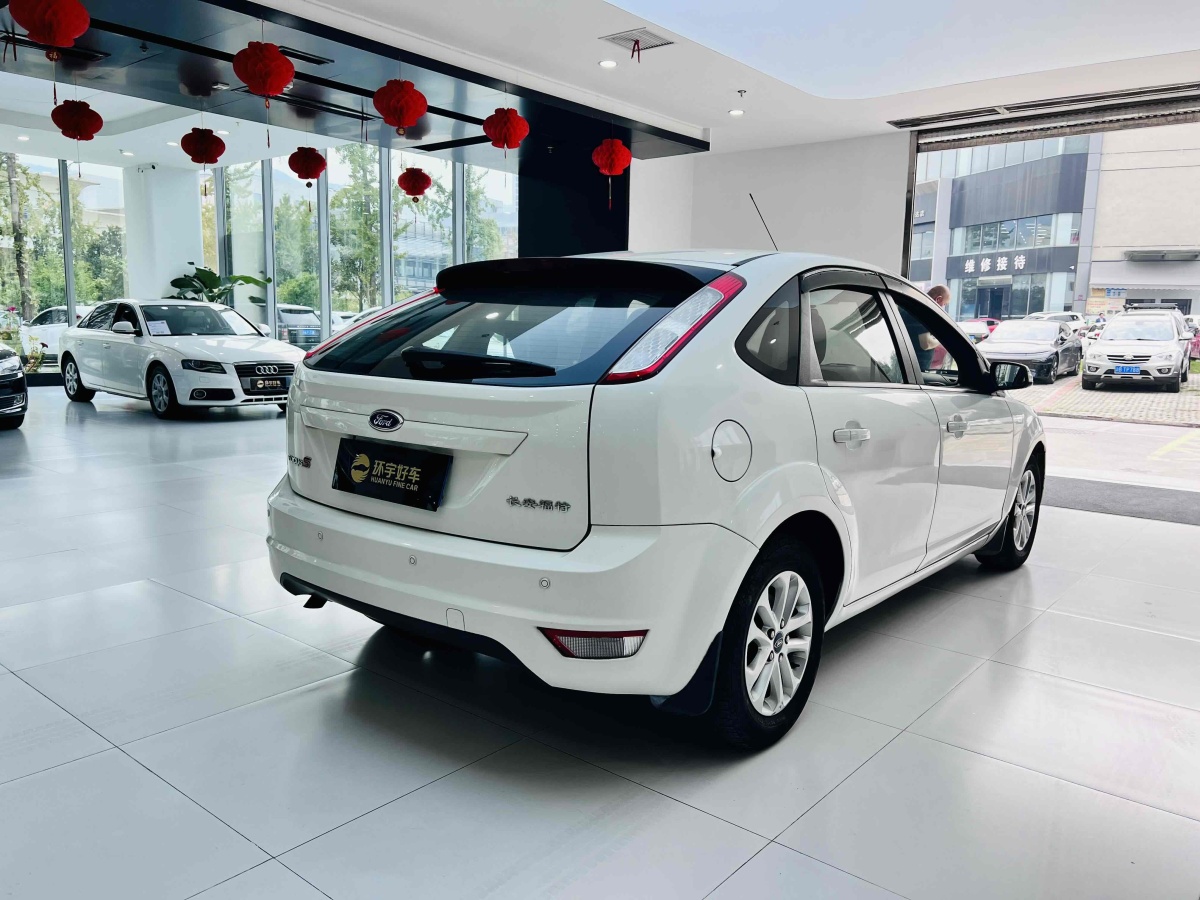 福特 ?？怂? 2013款 兩廂經(jīng)典 1.8L 手動基本型圖片