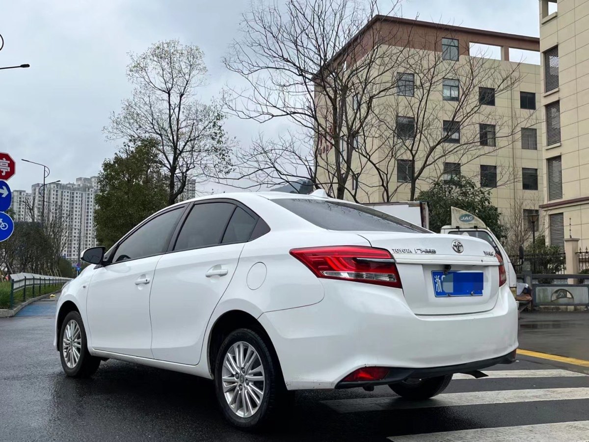 豐田 yaris l 致享 2017款 1.5e cvt魅動版圖片