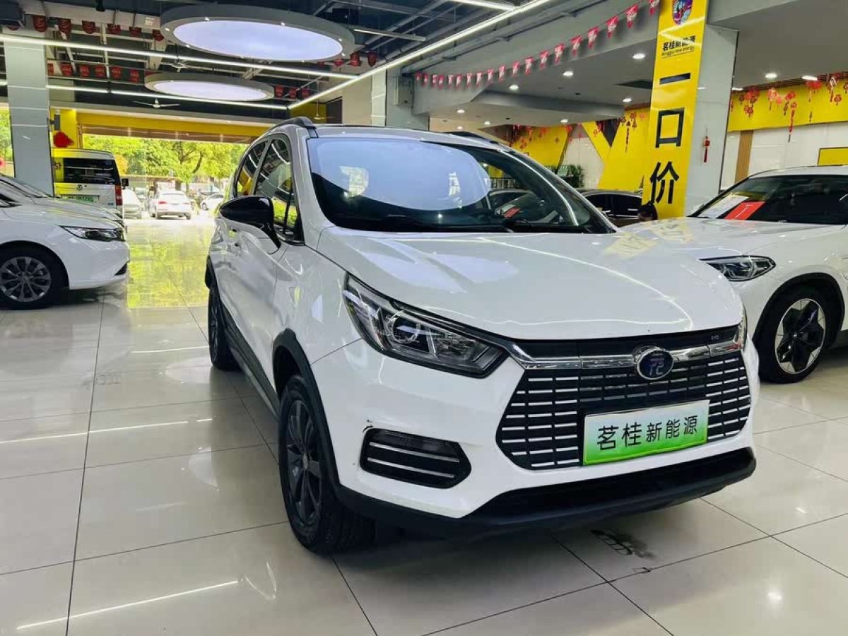 比亞迪 元新能源  2018款 EV360 智聯(lián)炫酷型圖片