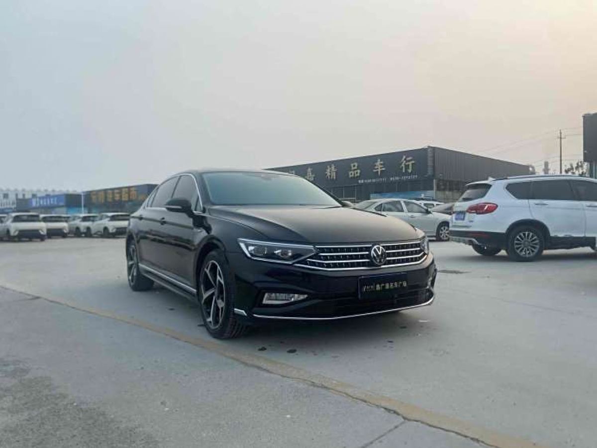 大众 迈腾  2023款 200万辆纪念版 330TSI DSG豪华型图片