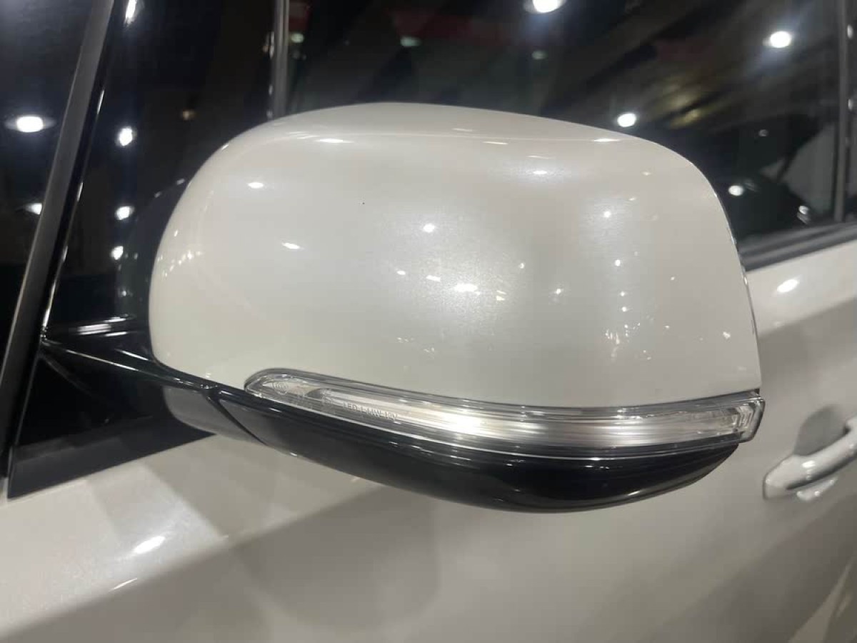 廣汽傳祺 M8  2024款 領(lǐng)秀系列 390T 尊享版圖片