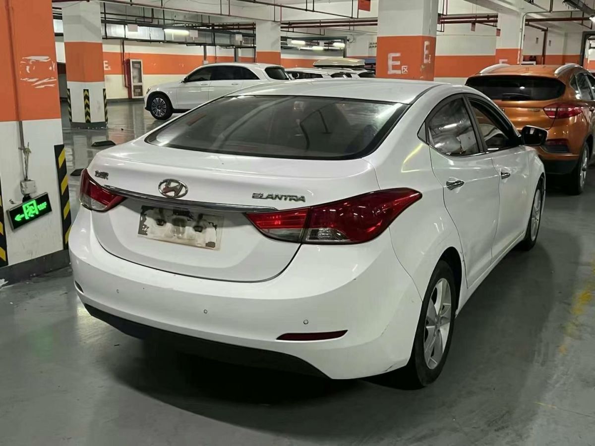 現(xiàn)代 朗動(dòng)  2013款 1.6L 自動(dòng)領(lǐng)先型圖片