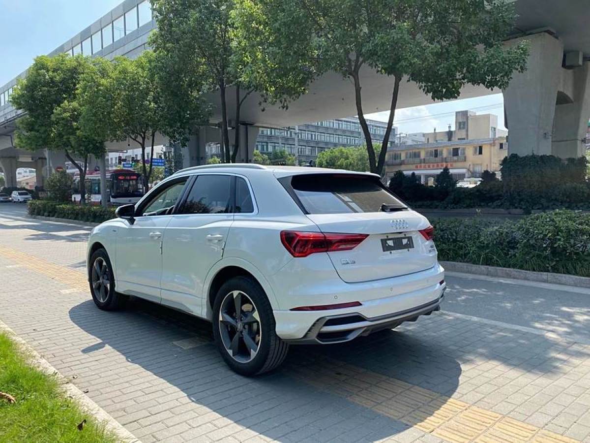 奧迪 奧迪Q3  2022款 35 TFSI 時(shí)尚動(dòng)感型圖片