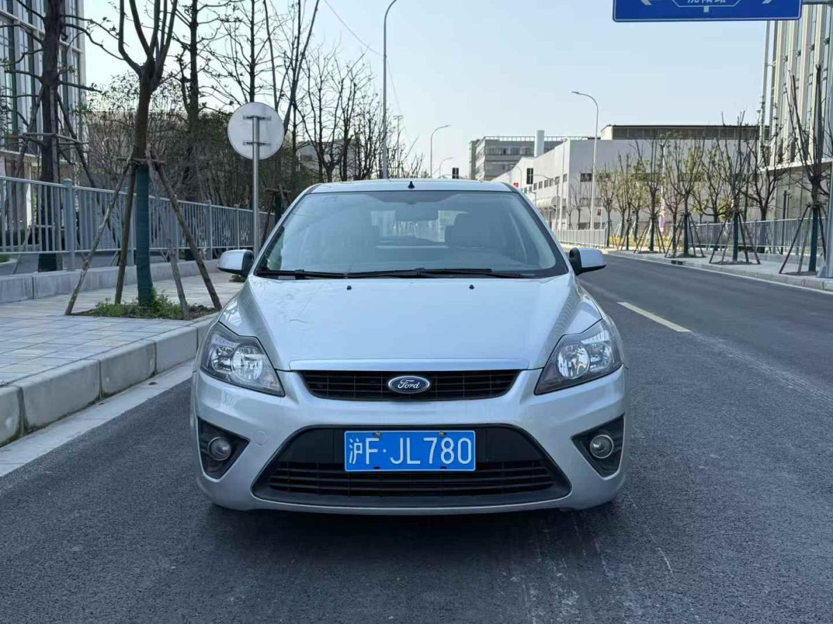 福特 ?？怂? 2010款 兩廂 2.0L SVP限量版圖片