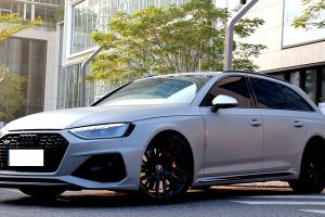 奥迪RS 4 奥迪 RS4 Avant 黑曜版