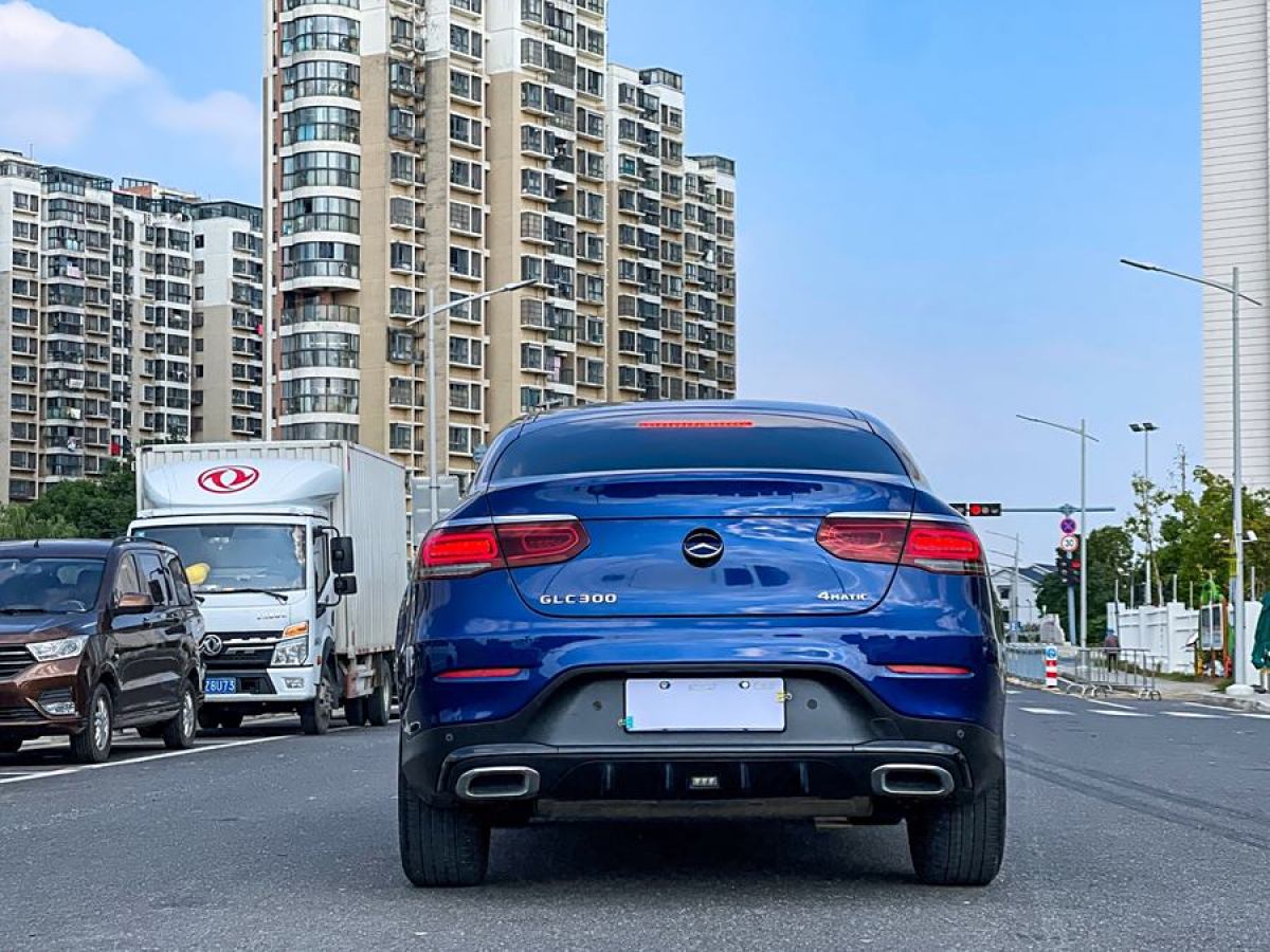 奔馳 奔馳GLC  2023款 GLC 300 4MATIC 轎跑SUV圖片