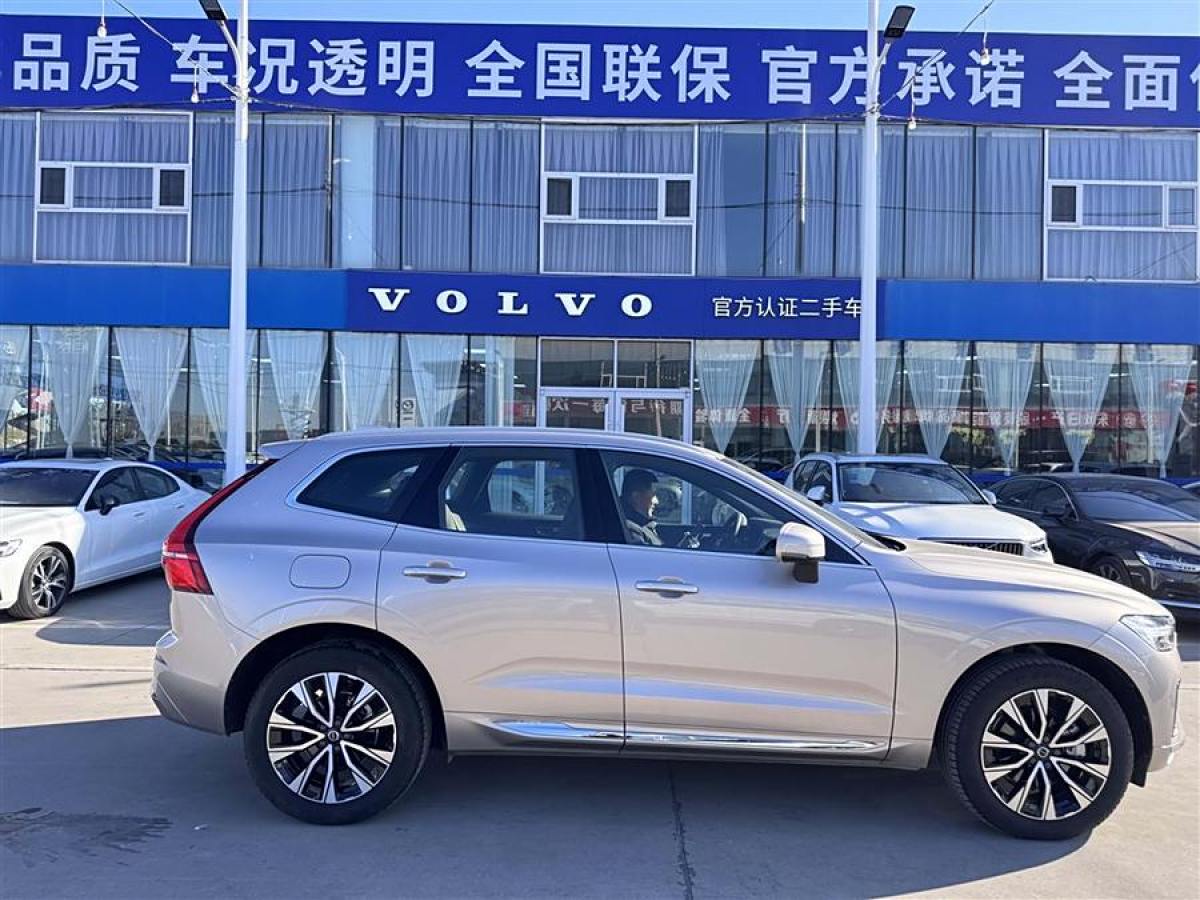 沃爾沃 XC60  2024款 B5 四驅(qū)智遠(yuǎn)豪華版圖片