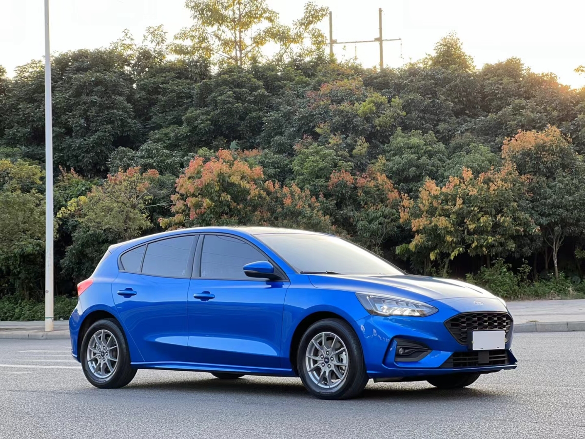 福特 福克斯 2021款 两厢 ecoboost 180 自动锋潮型图片