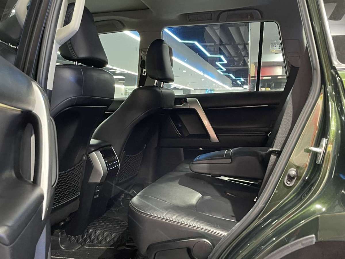 2019年6月丰田 普拉多  2019款 3.5L 自动TX-L尊享版后挂备胎