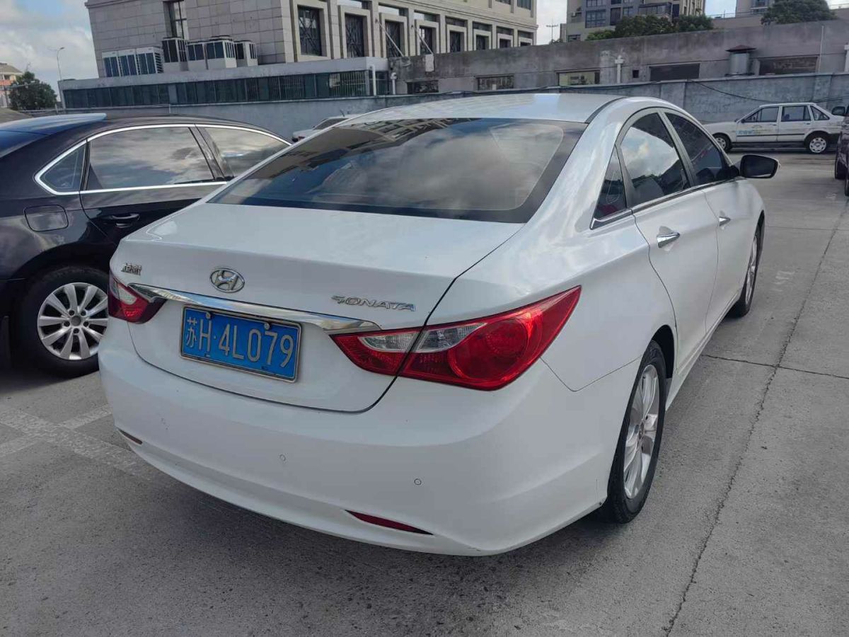 2013年1月現(xiàn)代 朗動  2013款 1.6L 自動尊貴型