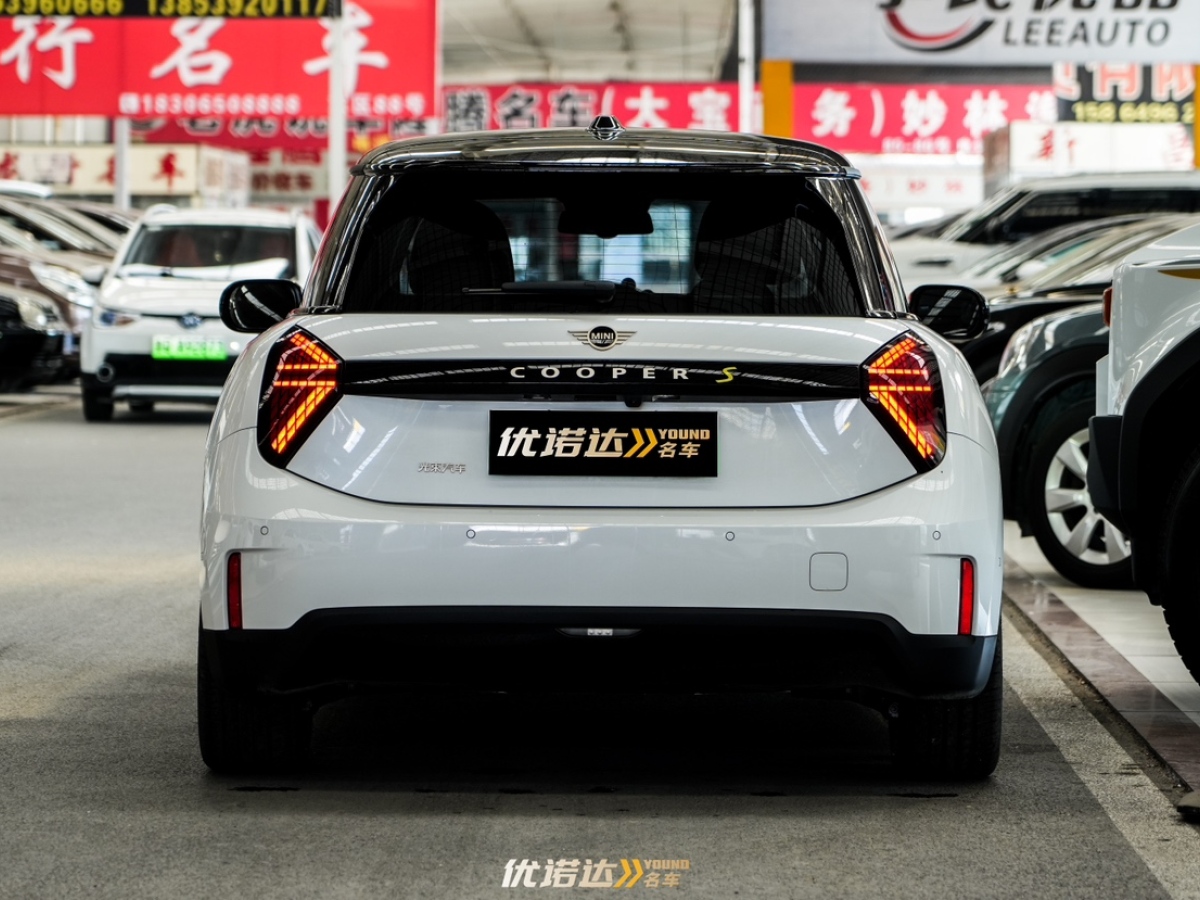 MINI 電動(dòng)MINI COOPER  2024款 452km COOPER SE 賽車手圖片