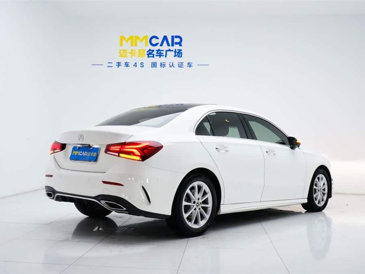 奔馳 奔馳A級(jí)  2019款  改款 A 200 L 運(yùn)動(dòng)轎車圖片