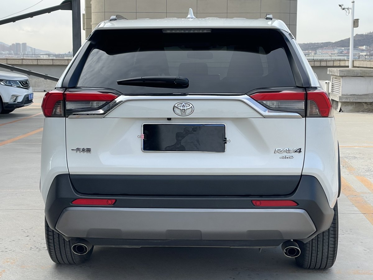 豐田 RAV4  2018款 榮放 2.0L CVT兩驅(qū)風(fēng)尚版圖片