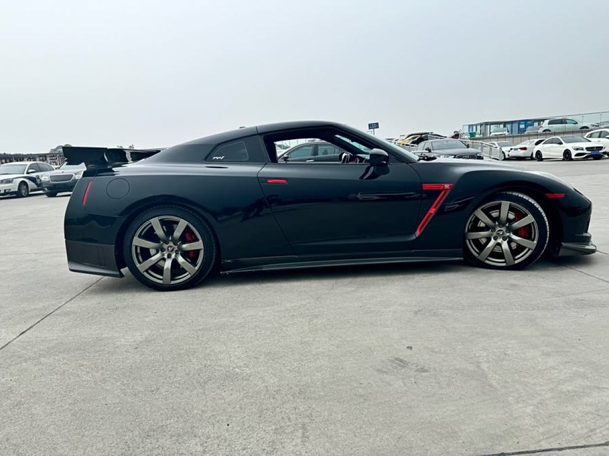 日產(chǎn) GT-R  2010款 3.8T Premium Edition圖片