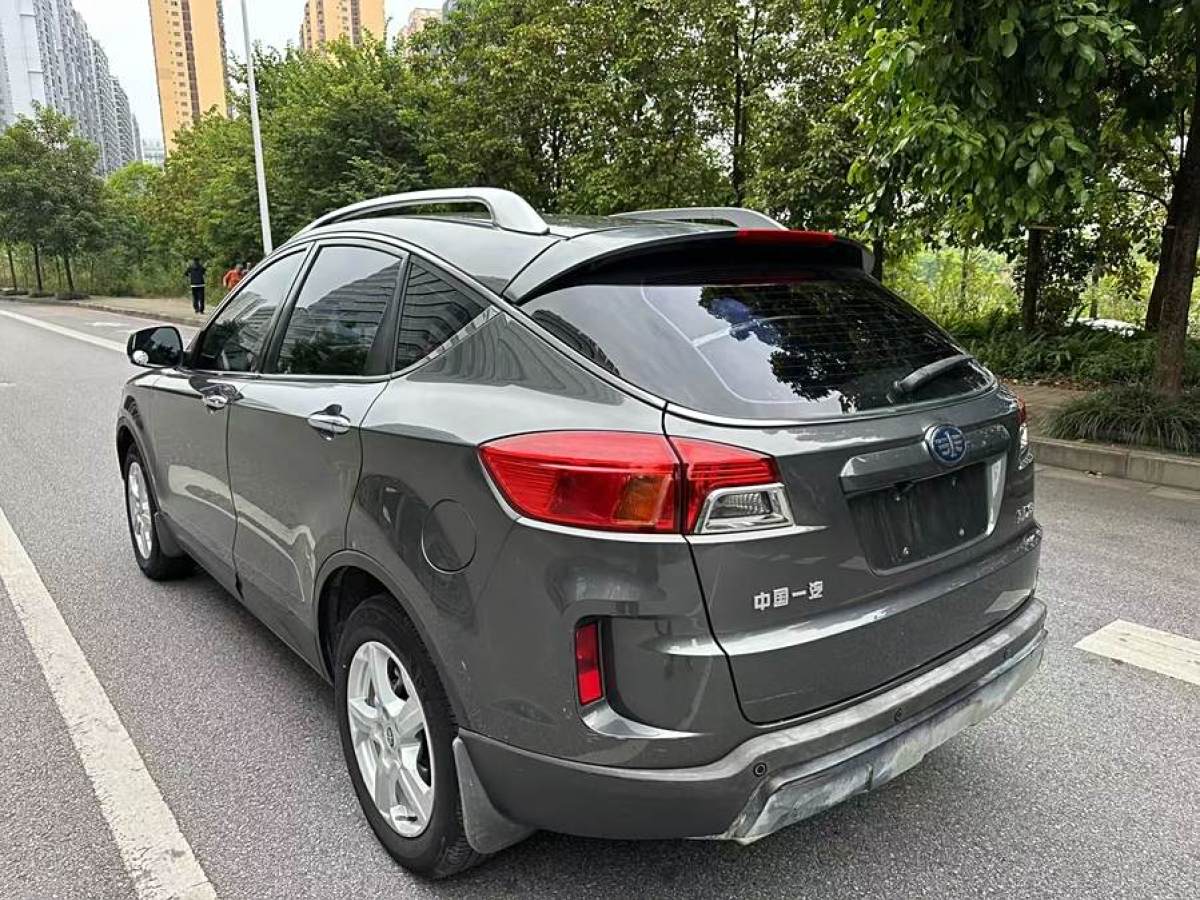 奔騰 X80  2013款 2.0L 自動豪華型圖片