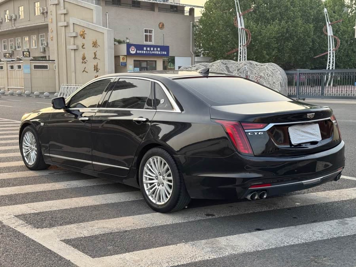 凱迪拉克 CT6  2019款 28T 時(shí)尚型圖片