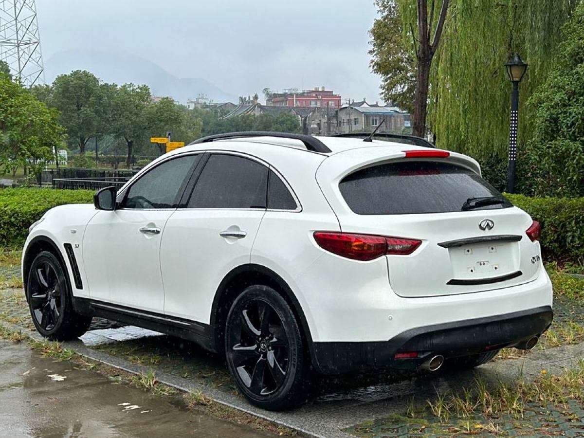 英菲尼迪 QX70  2015款 3.7L 絕影版圖片