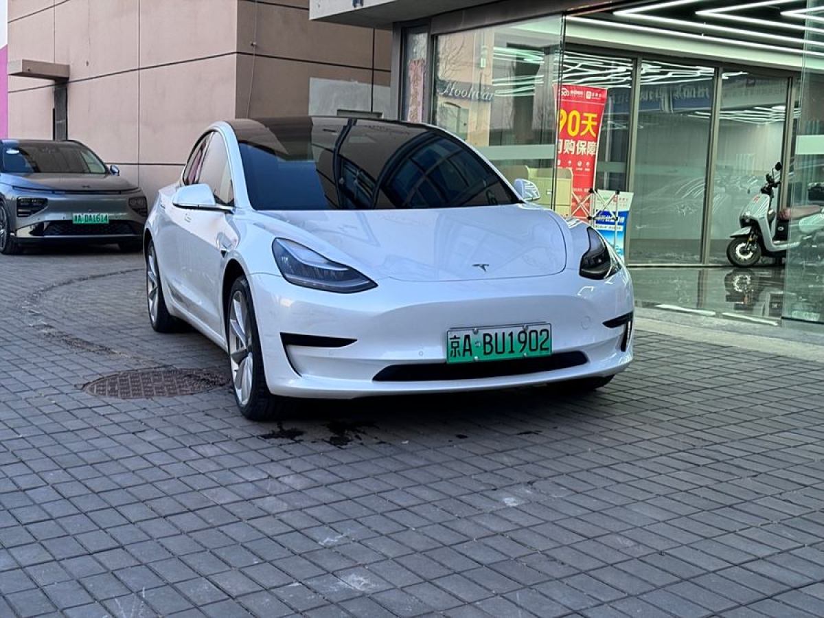 特斯拉 Model 3  2020款 改款 標(biāo)準(zhǔn)續(xù)航后驅(qū)升級版圖片