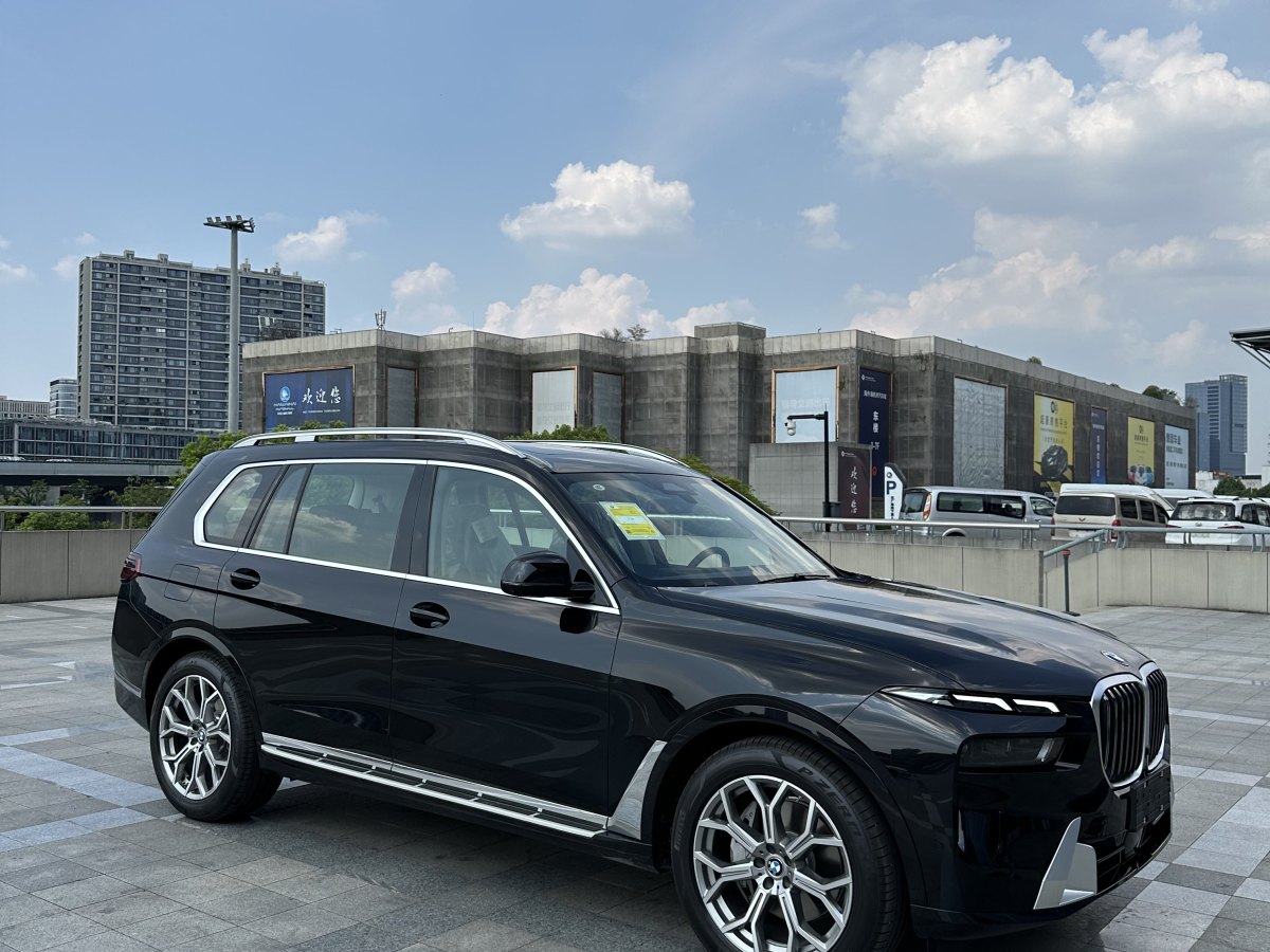 2024年8月宝马 宝马X7  2023款 xDrive40i 领先型豪华套装